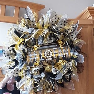 Bruins deco mesh plate wreath